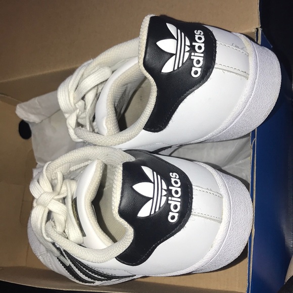 Adidas Superstar Originals - Picture 3 of 4